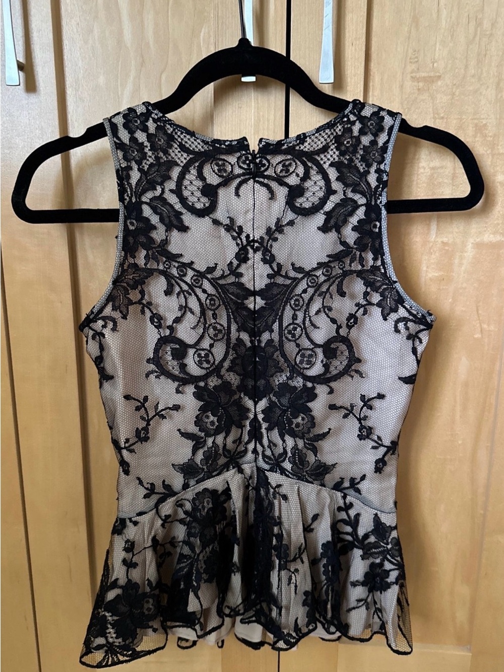 Alexander McQueen Black Lace Shell Top - Picture 2 of 5
